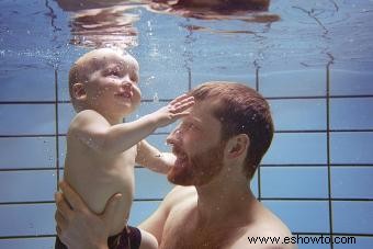 Lo que necesita saber sobre las lecciones de natación para bebés