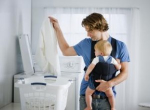 Guía experta para lavar la ropa de bebé: elimina manchas y cuida prendas especiales