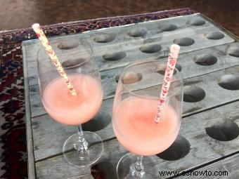 6 bonitos ponches rosas para baby showers (recetas fáciles)
