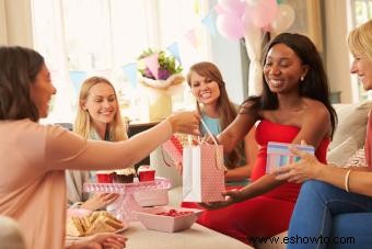 Cuánto gastar en un regalo de baby shower, según la etiqueta moderna