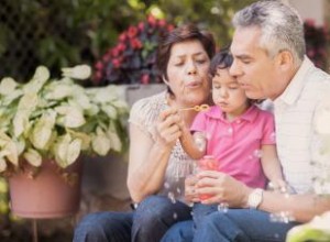 ¡Felicidades, abuelos! Deseos creativos para celebrar un nuevo bebé