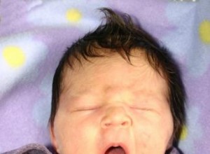 Guía experta: Cómo elegir ropa de cama esencial y segura para la cuna de tu bebé