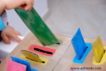 10 sencillos juguetes de bricolaje para bebés que les ayudarán a aprender