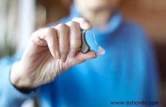 Cómo y dónde donar audífonos a quienes los necesitan