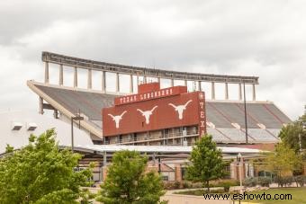 ¿Gana dinero el fútbol universitario?