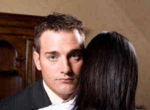 9 pistas de que tu hombre podría estar engañándote