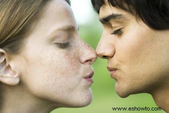 Lo que necesitas saber sobre los primeros besos 