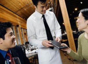Guía Práctica de Propinas en Restaurantes: Tabla del 15% y 20% para Citas Perfectas