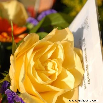 5 ejemplos de notas de agradecimiento para flores fúnebres