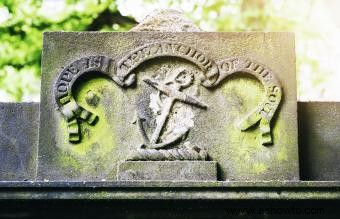 86 ejemplos de simbolismo de lápidas mortuorias explicados