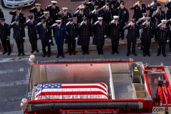 Tradiciones y honores funerarios de los bomberos