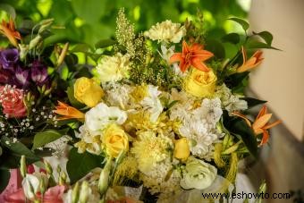 Cómo enviar flores a un funeral:consejos y etiqueta