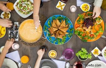 Tradiciones y etiqueta de la Comida de la Misericordia