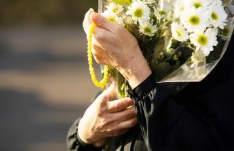 Etiqueta adecuada para el servicio conmemorativo