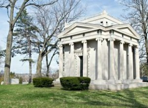 Sepultura: qué es el entierro sobre el suelo y cómo funciona