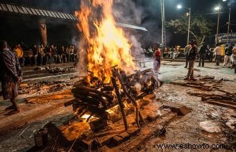 ¿Qué es una pira funeraria? Historia y Hechos 