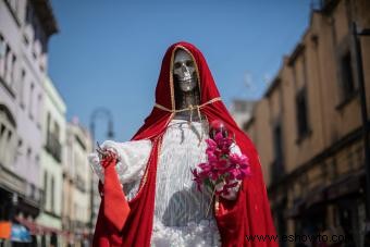 Santa Muerte:Hechos y Prácticas Detrás del Santo de la Muerte 