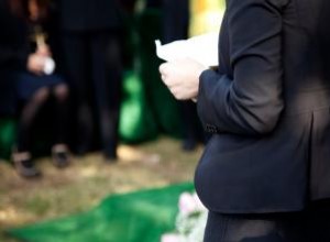 Poemas irlandeses conmovedores sobre la muerte: ideales para funerales y velorios