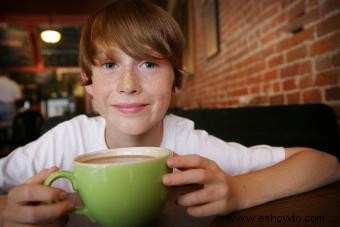 ¿Es malo que los niños tomen café o té? 
