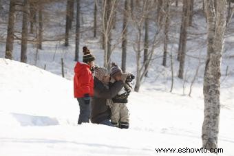 12 actividades en la nieve para ayudar a los niños a explorar la maravilla del invierno