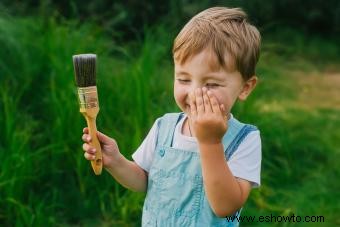 Más de 40 actividades al aire libre para niños pequeños para ayudarlos a crecer y aprender