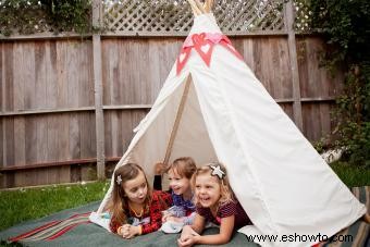 Más de 40 actividades al aire libre para niños pequeños para ayudarlos a crecer y aprender