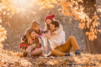 Ideas para fotos familiares de otoño que abrazan el espíritu de la temporada