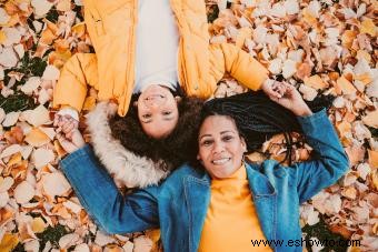 Ideas para fotos familiares de otoño que abrazan el espíritu de la temporada