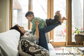Citas de mamás y chicos para reírse durante la crianza de los hijos