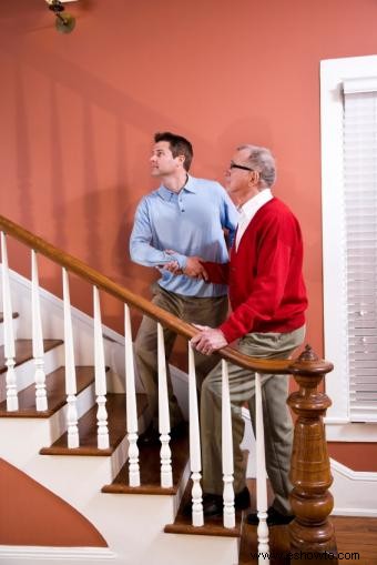 Diez maneras de hacer que el hogar de una persona mayor sea más seguro