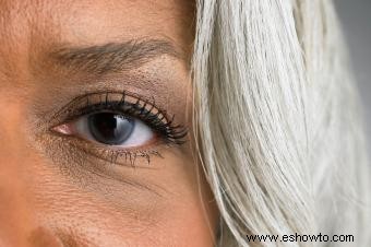 Consejos de maquillaje de ojos para personas mayores