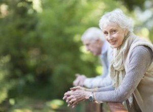 Cómo mantener el cabello plateado y blanco sin tonos amarillos: Guía experta
