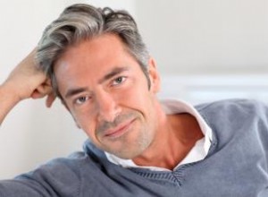 Guía experta para teñir el cabello de hombres mayores: consejos prácticos y naturales