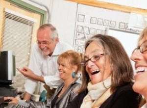 Formación Profesional para Personas Mayores: Opciones para una Nueva Carrera