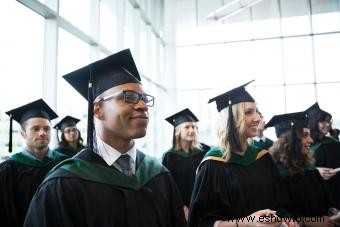 Código de vestimenta para las graduaciones de la escuela secundaria 