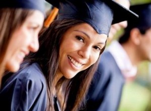 Tipos de Birretes de Graduación: Tradicionales, Novedosos y Decoraciones para Celebrar