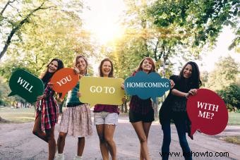 Formas creativas de invitar a alguien a la fiesta de bienvenida