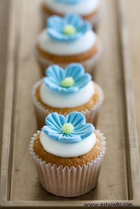 ¿Cómo se hacen flores de fondant?