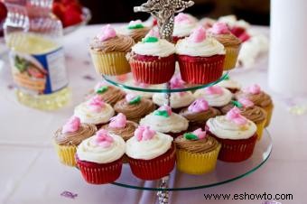 Cómo decorar una torre de cupcakes