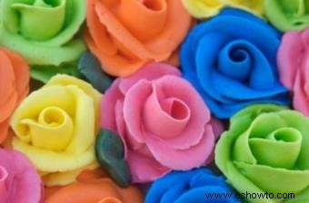 Cómo hacer rosas de glaseado para un pastel