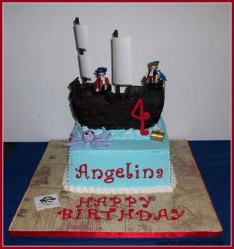 Pastel de cumpleaños de barco pirata