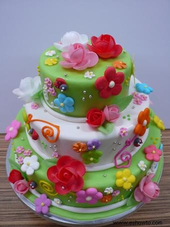 Pastel de primavera con fondant