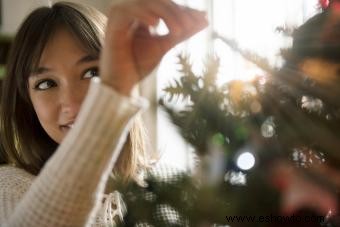 9 sencillos pasos para decorar un árbol de Navidad a la perfección