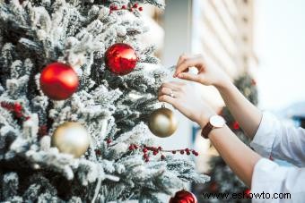 Árbol de Navidad con bastones de caramelo:una guía para el tema de las fiestas