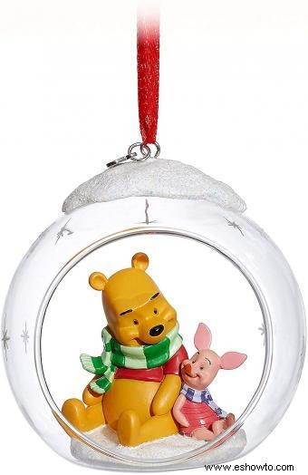 Buscando las decoraciones navideñas de Winnie the Pooh