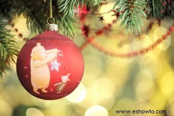 Buscando las decoraciones navideñas de Winnie the Pooh