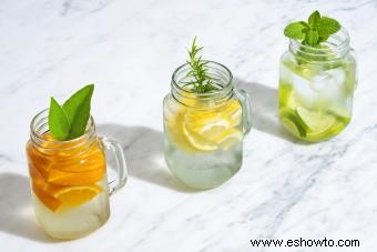 9 recetas de vodka infundido para elevar su bar casero 