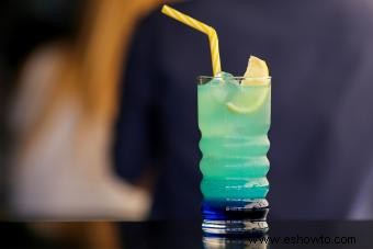 Blue Curaçao, coco y ron:bebidas ricas en sabor 