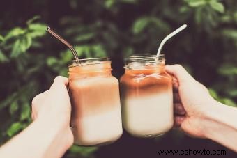 Cómo hacer un Brandy Alexander con helado