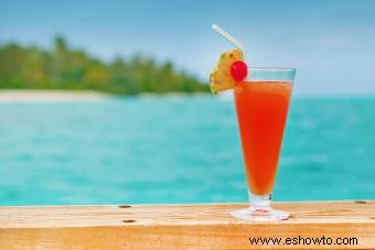 18 recetas de bebidas tropicales que saben a vacaciones